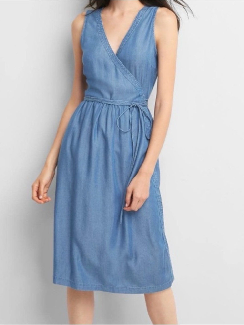 GAP Blue Lyocell Wrap Dress Sleeveless Midi Size Large Chambray Tencel